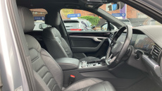 Volkswagen Touareg 3.0 V6 TDI 4Motion Black Edition 5dr Tip Auto Diesel Estate